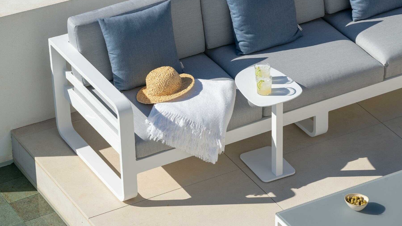gardentrend-jati-and-kebon-reno-ulogarnitura-szofa-white