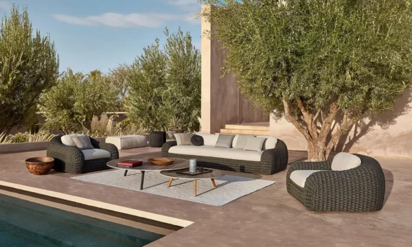 Torsa kávézóasztal és Kobo ülőgarnitúra luxus kerti bútorok a teraszon